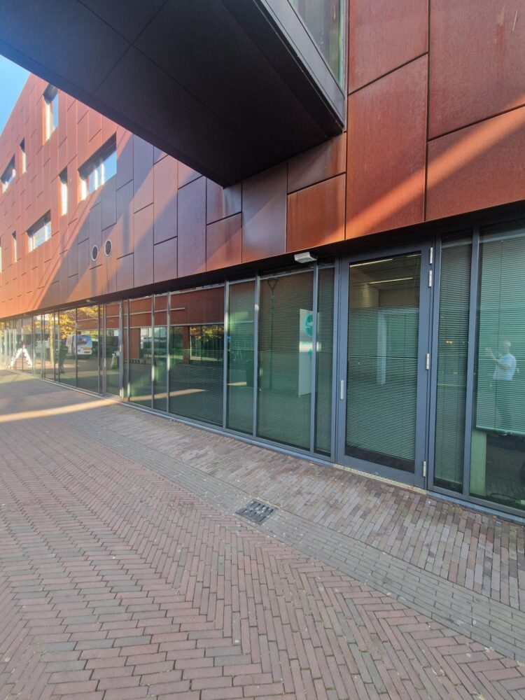 Aanbrengen shielding folie