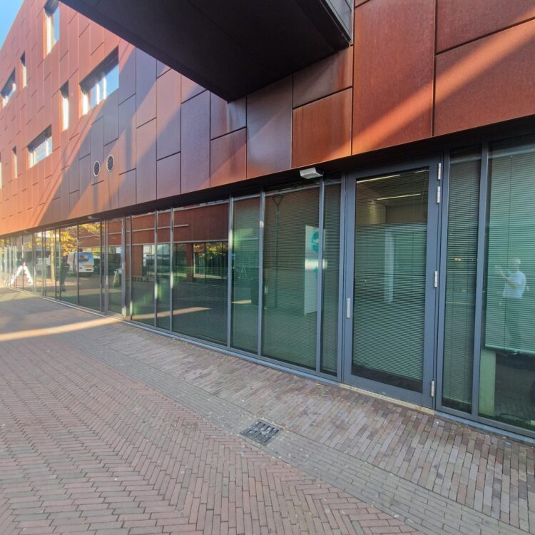 Aanbrengen shielding folie