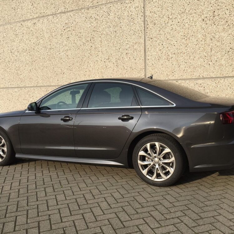 Audi A6 Sedan Voorportieren en Voorruit FG70 vanaf Bstijl FG20.2
