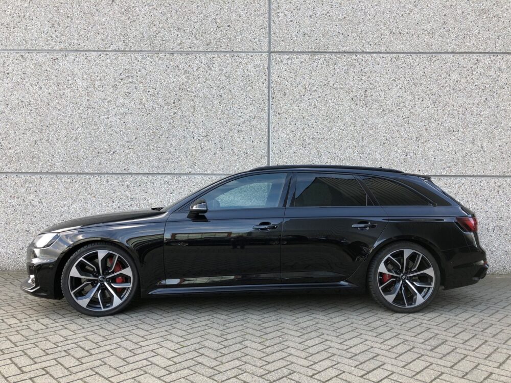 Audi RS4 Voorportieren en voorruit FG70 vanaf Bstijl FG20