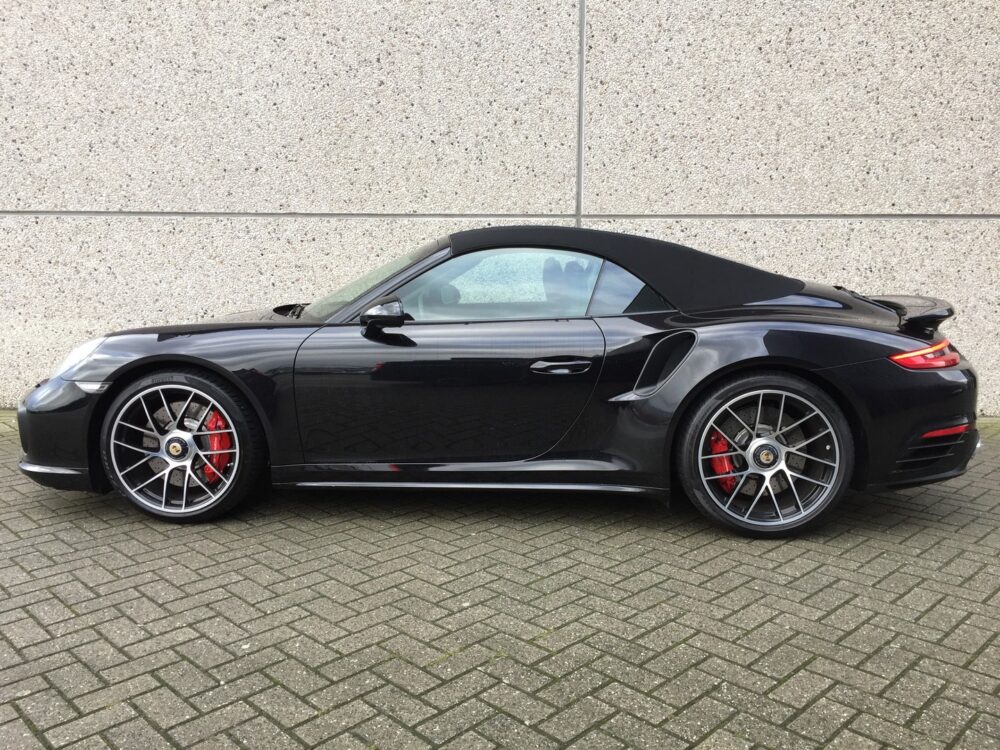 Porsche 911 Turbo Cabrio voorportieren FG70 vanaf de Bstijl FG30