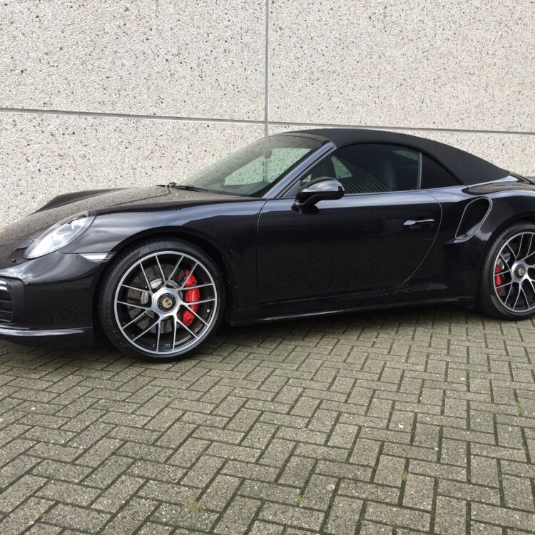 Porsche 911 Turbo Cabrio voorportieren FG70 vanaf de Bstijl FG30.1