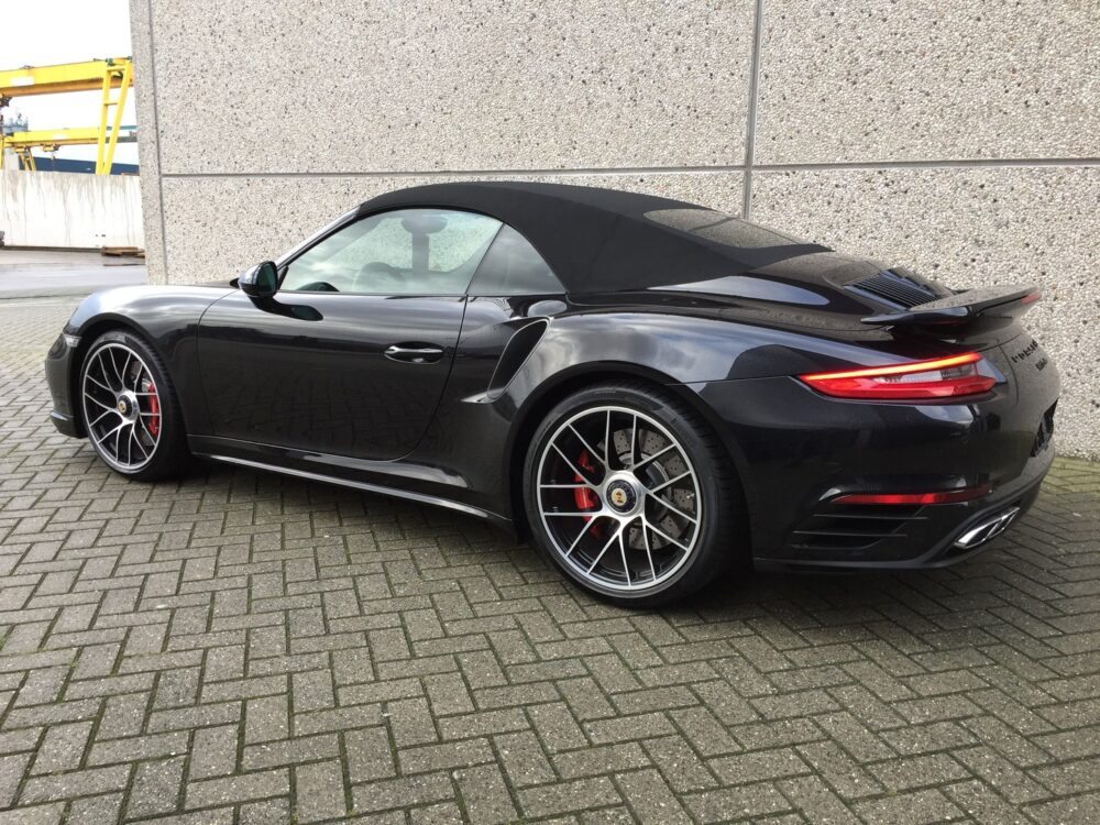 Porsche 911 Turbo Cabrio voorportieren FG70 vanaf de Bstijl FG30.2