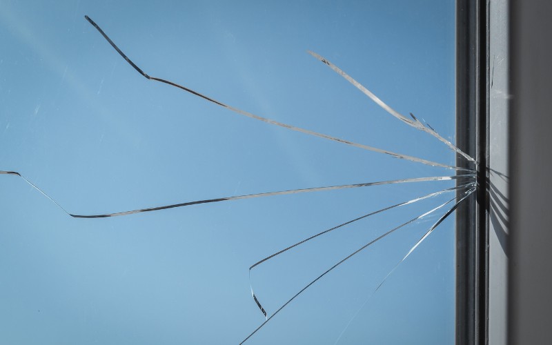 Thermische-breuk-in-glas