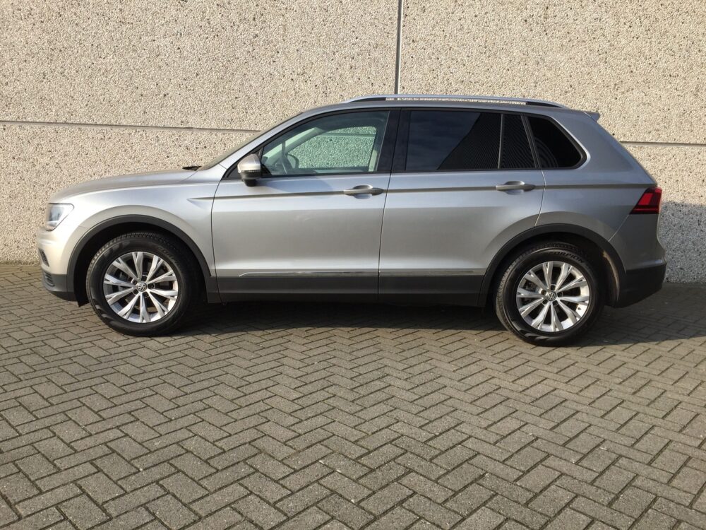 VW Tiguan Bstijl privacy glass + FG12