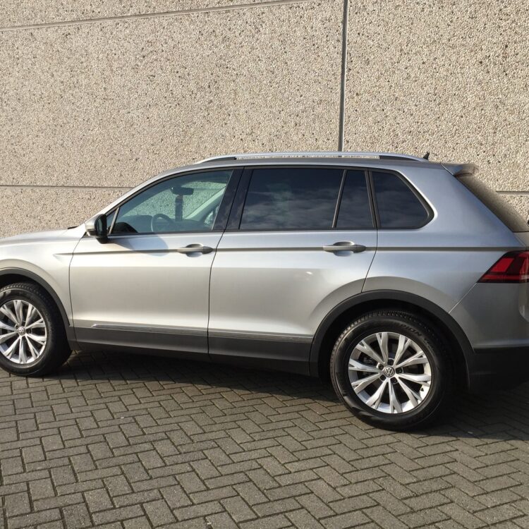 VW Tiguan Bstijl privacy glass + FG12.2