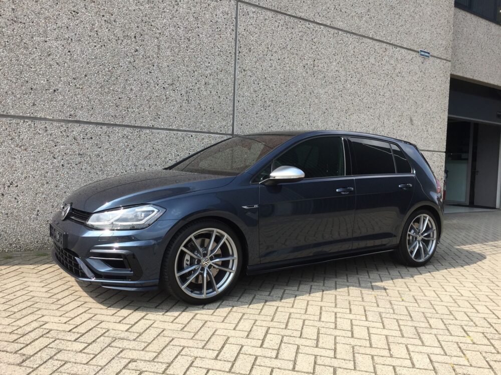 Vw Golf R Voorportieren en voorruit FG70 vanaf Bstijl FG20 over privacy Glas 1