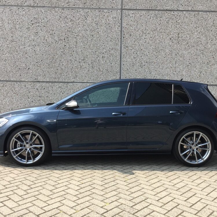 Vw Golf R Voorportieren en voorruit FG70 vanaf Bstijl FG20 over privacy Glas