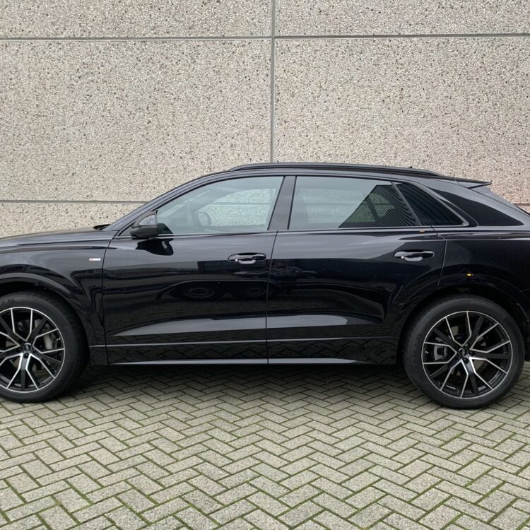 audi q8 7040