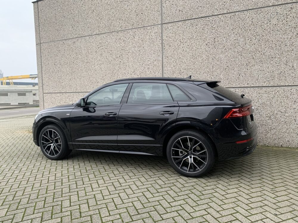 audi q8 70401