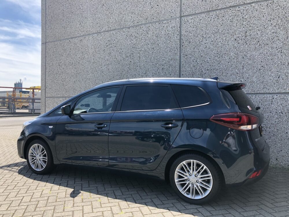 kia carens bstijl05 vp702
