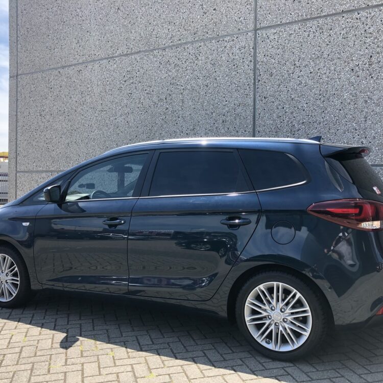 kia carens bstijl05 vp702