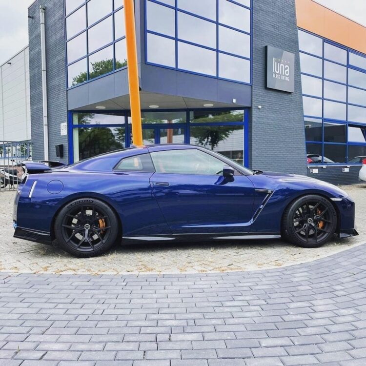 nissan gtr rondom 30 70 1